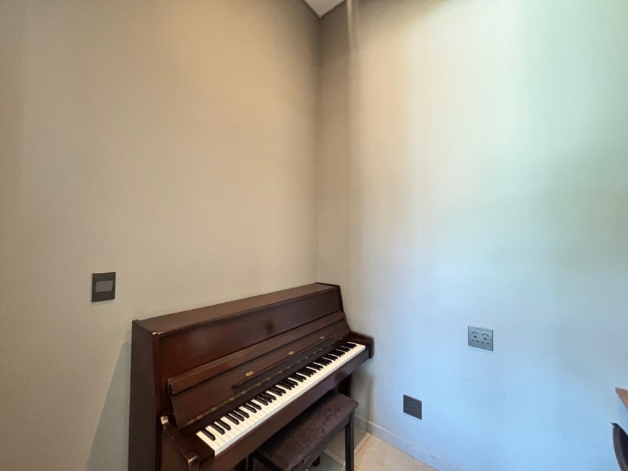 3 Bedroom Property for Sale in Van Der Hoff Park North West